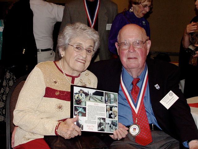 11/30/07 Wally receiving Award - Phoenix, AZ